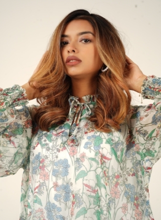 29 - Floral Ruffled Top