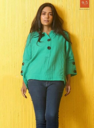 109 - Women's Seersucker Top